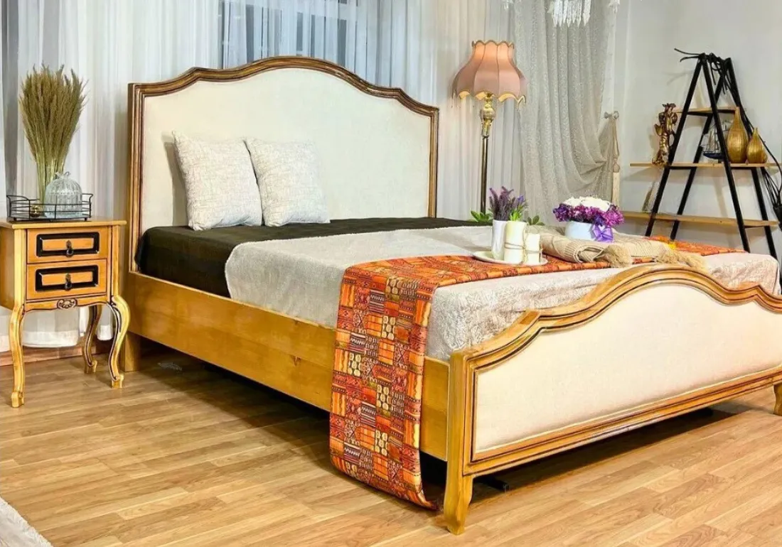 Classic Ivory Hand Crafted Teak Wood Bed Set