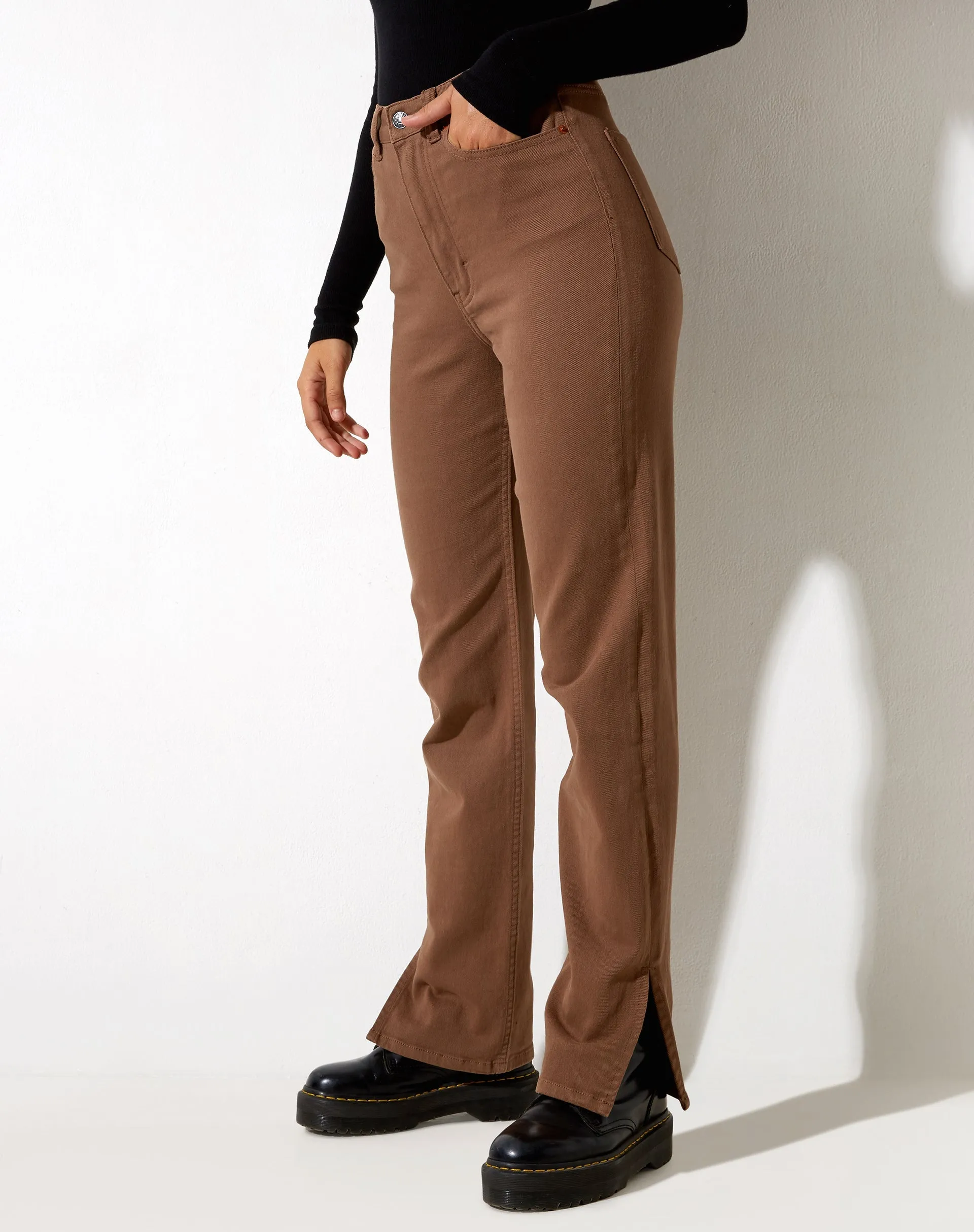 Straight Leg Jeans in Rich Brown